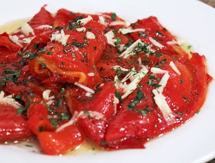 Marinirane paprike s češnjakom i peršinom